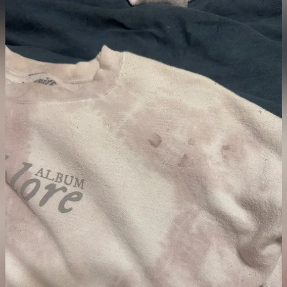 Taylor Swift - Folklore Crew Neck - Picture 4 of 4